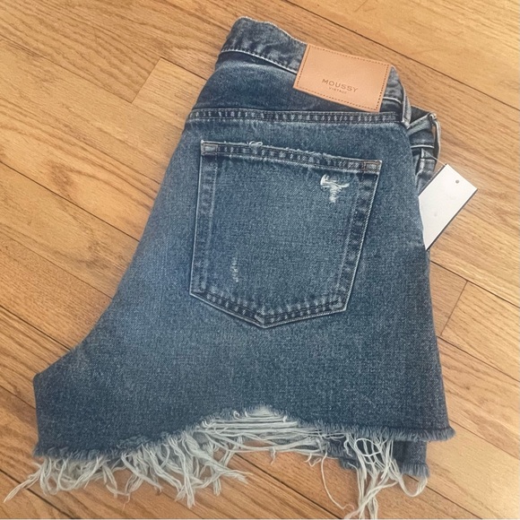 ⚡️NWT⚡️Moussy denim shorts size 29 - Picture 2 of 5